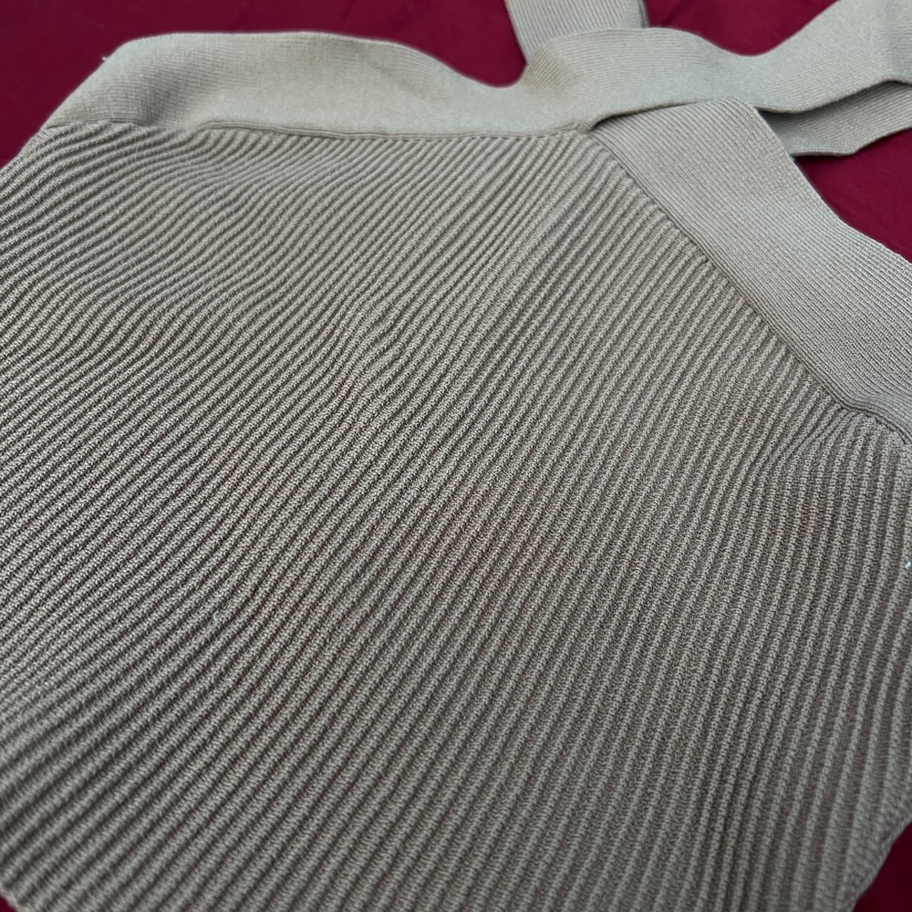 Aritzia Babaton Sculpt Knit Criss Cross tank - Picture 4 of 6